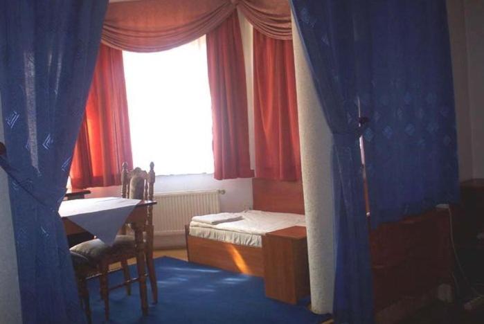 Park Otel Myślenice Dış mekan fotoğraf